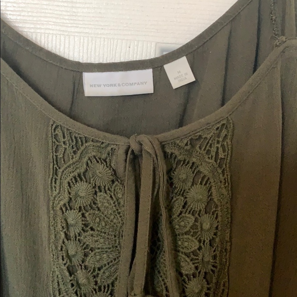 Green top - Picture 4 of 4